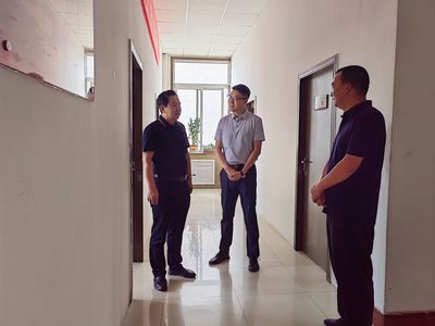 王志成深入調(diào)研駐縣企業(yè)運(yùn)營(yíng)管理，聚焦圖書(shū)刊物銷(xiāo)售產(chǎn)業(yè)發(fā)展